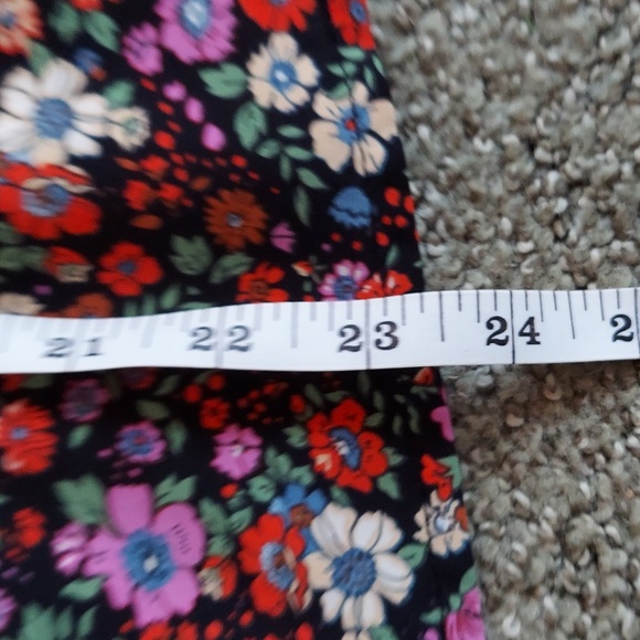 3rd + Fourth Floral Blouse - Picture 12 of 12